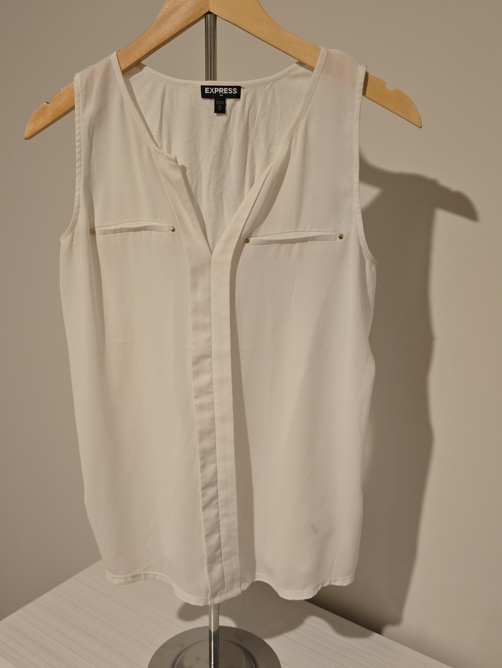 Express White Sleeveless V-Neck Tank
